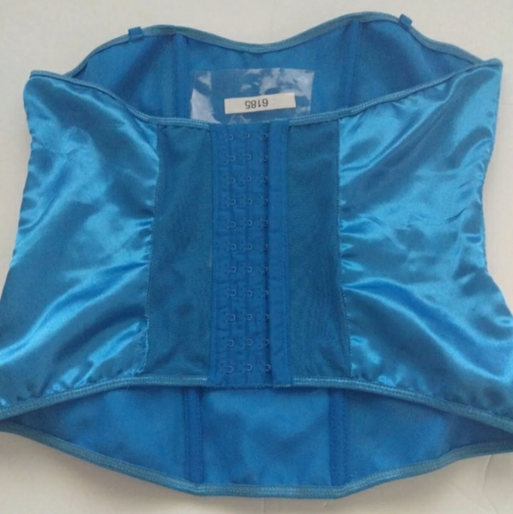 Superman Medium Corset Halloween Costume - Picture 6 of 10